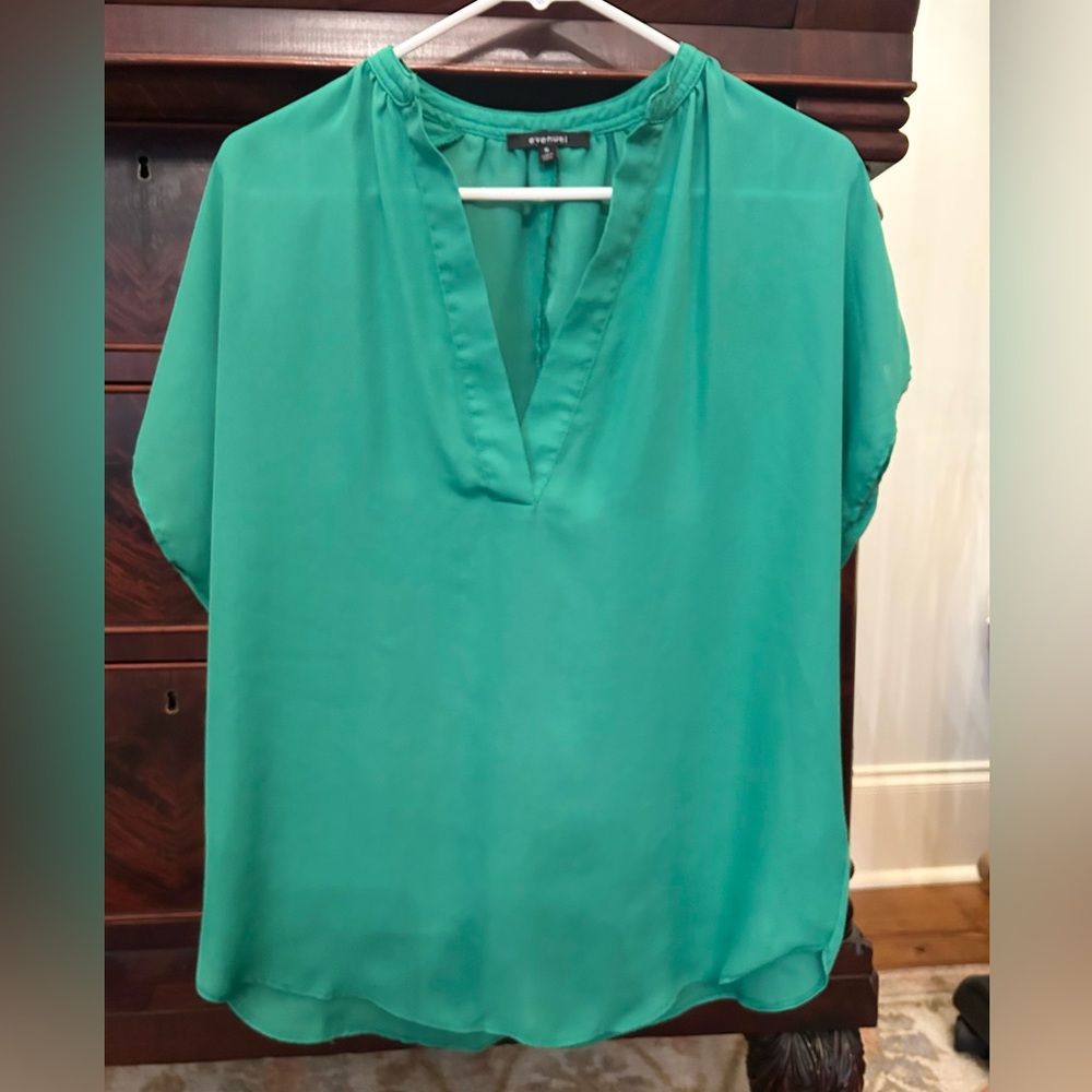 Green Blouse with Short Sleeves and Mandarin Collar
